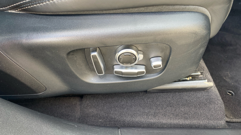 Land Rover Range Rover Velar 3.0 D300 R-Dynamic HSE 5dr Auto Diesel Estate